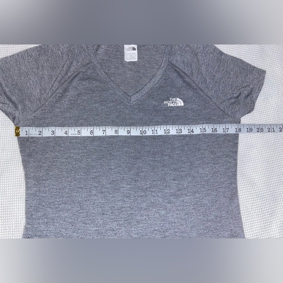 Women’s THE NORTH FACE Vaporwick heather gray T-Shirt size medium - Picture 4 of 8